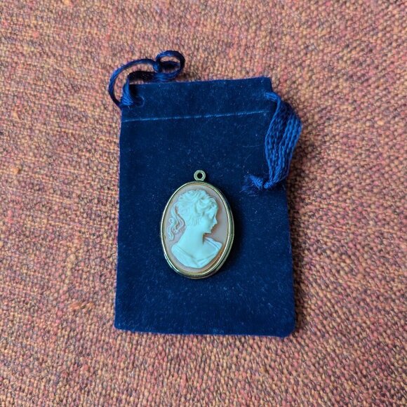 Victorian Cameo Locket Vintage Necklace Pendant Shell Ivory Ornate Gold Oval - Picture 9 of 11